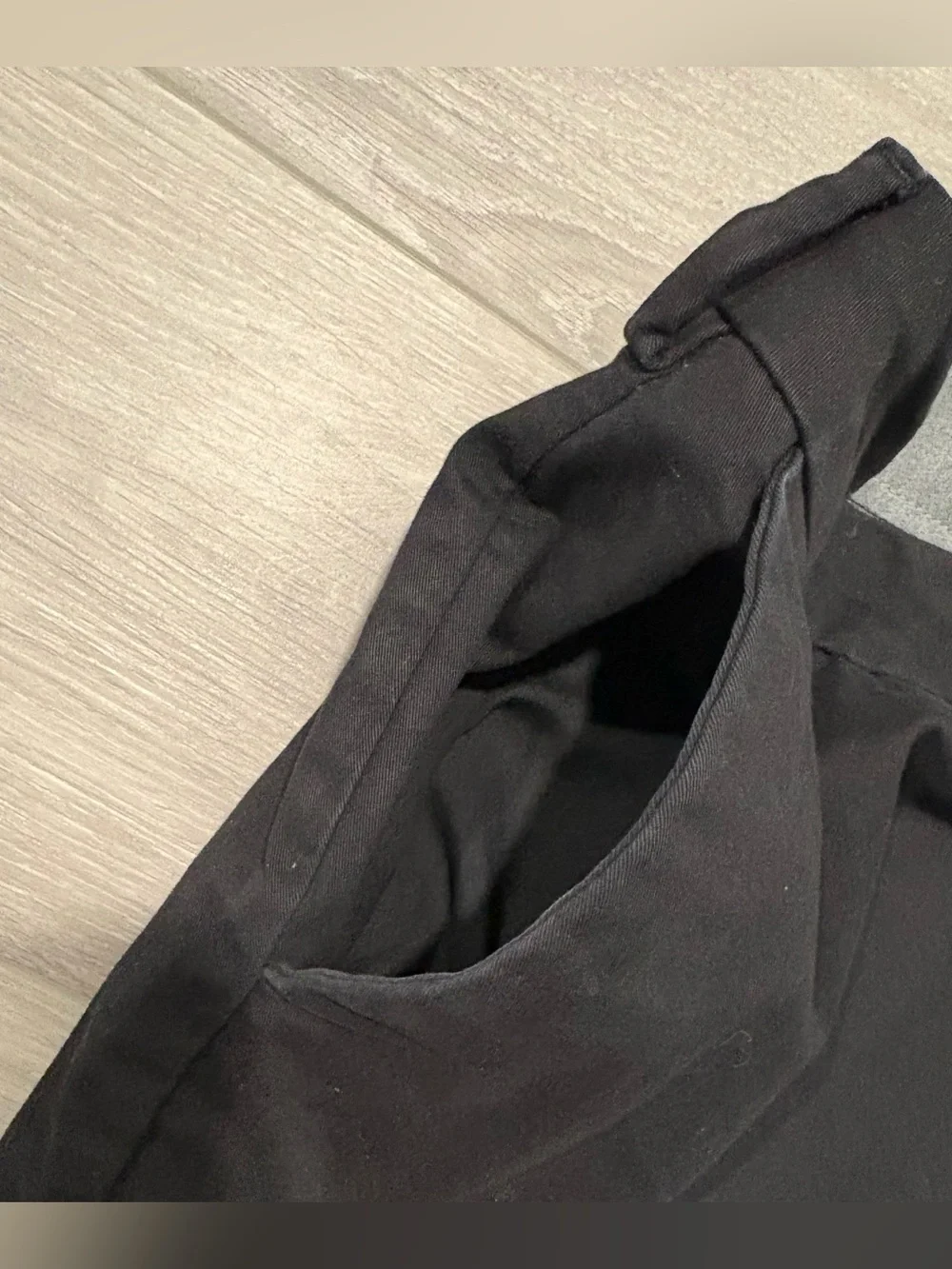 Express Black Flat-Front Men's Chino Shorts. Men size 36